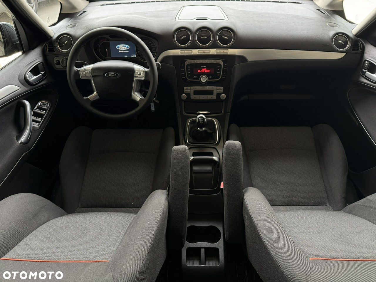 Ford Galaxy - 23