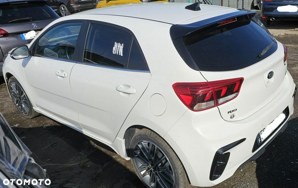 Kia Rio - 6