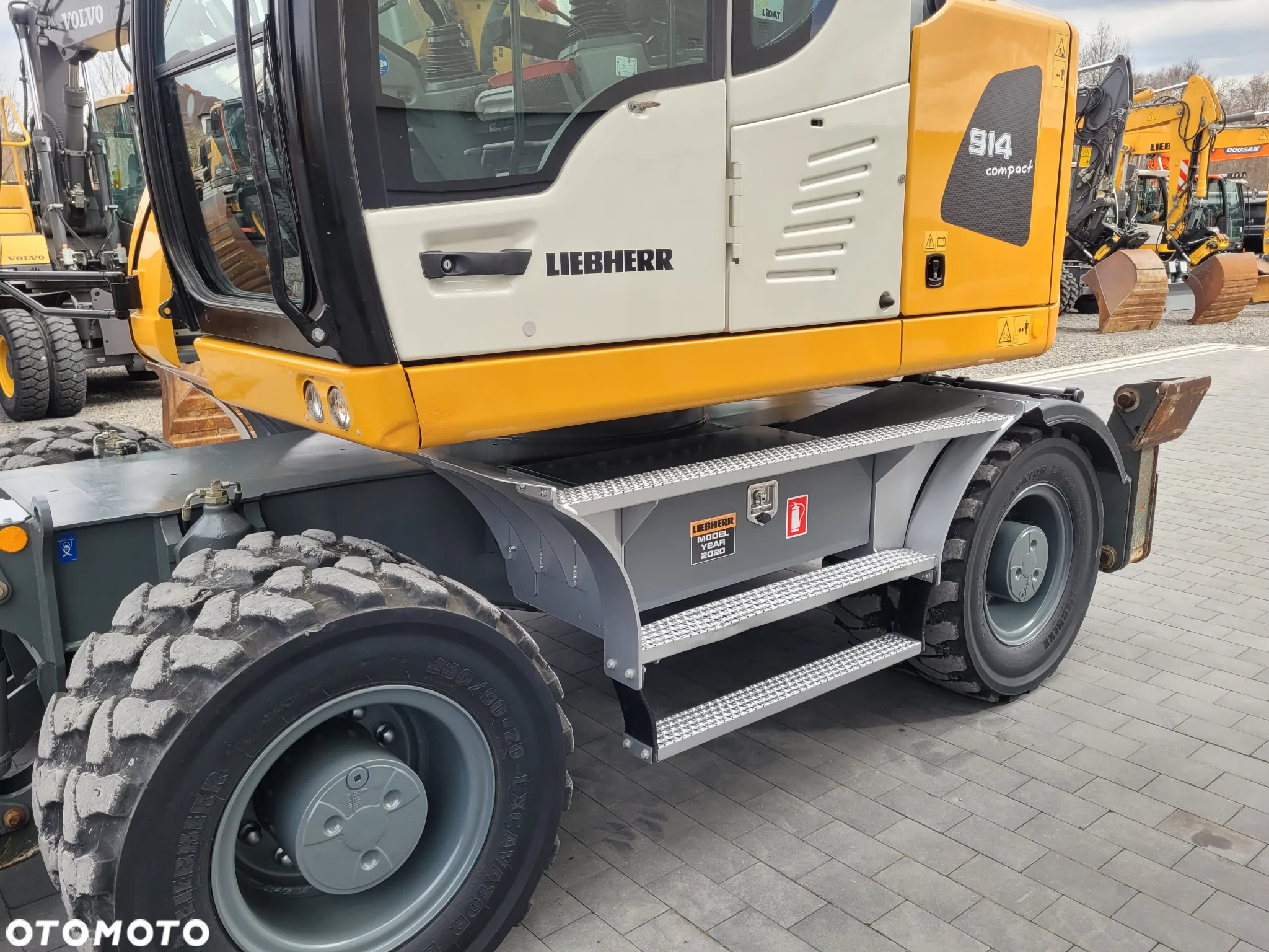Liebherr A914 compact / 3500h / 2020rok / STAN IDEALNY / - 9