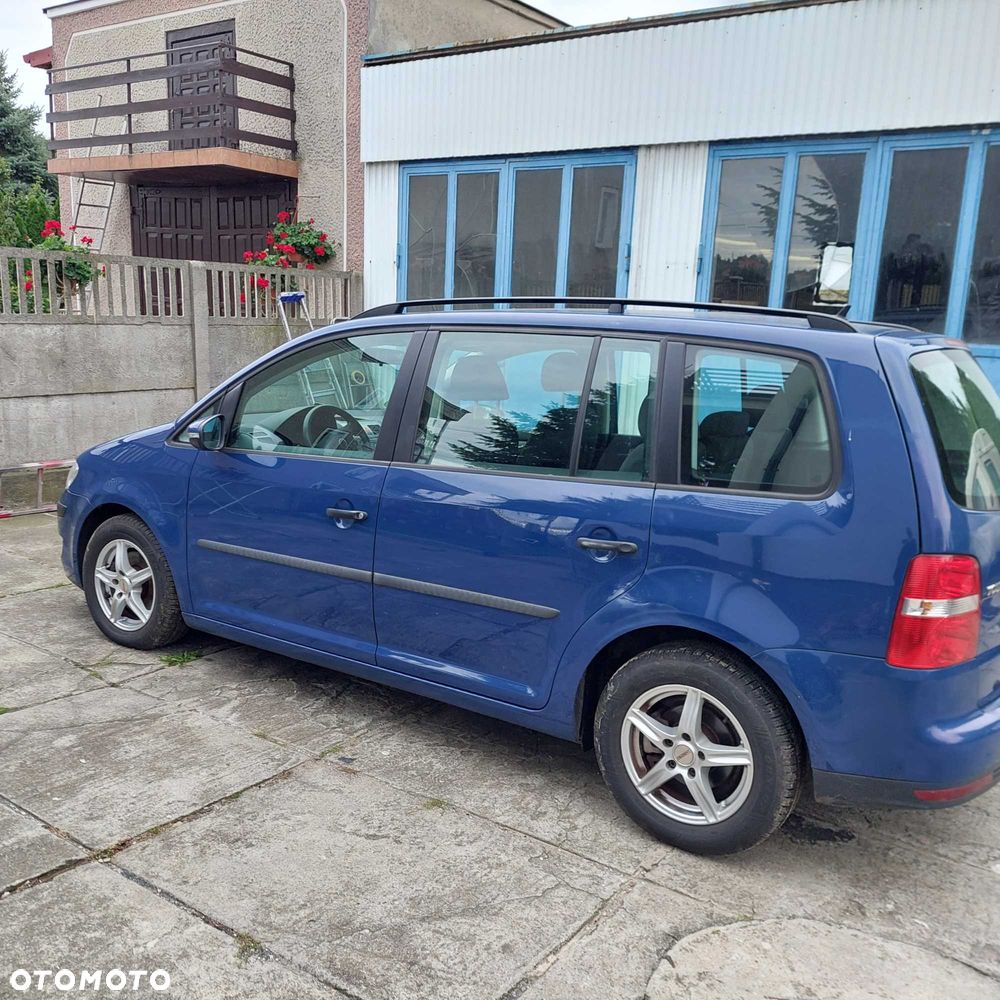 Volkswagen Touran - 3