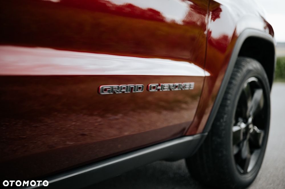 Jeep Grand Cherokee - 17