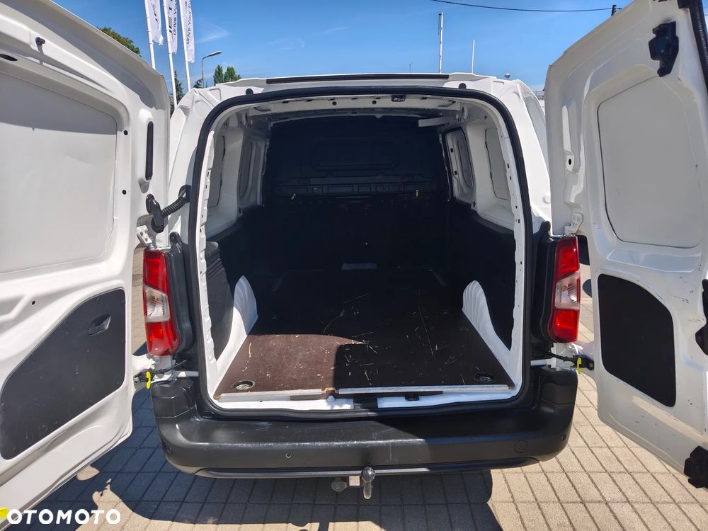 Opel COMBO - 17