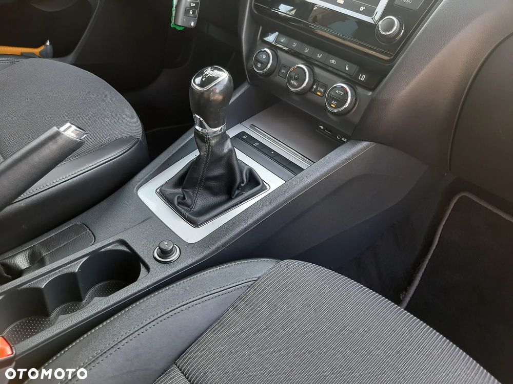 Skoda Octavia 1.6 TDI Green tec Edition - 28