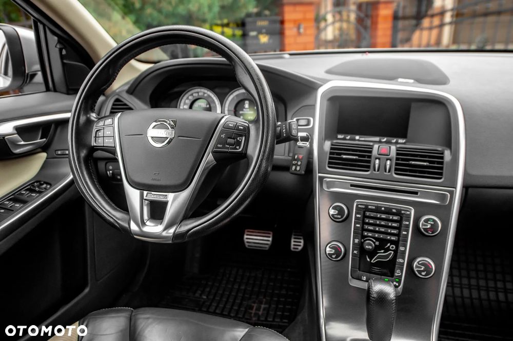 Volvo XC 60 D5 AWD RDesign - 23