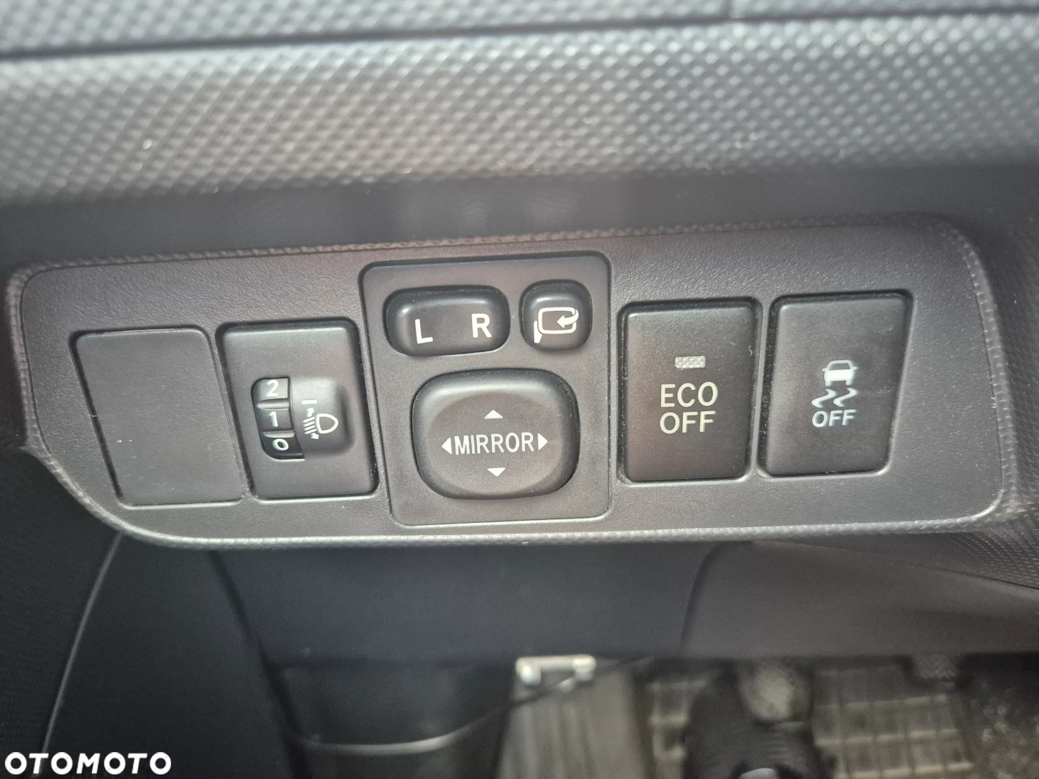 Toyota Auris 1.33 VVT-i Terra Start - 15