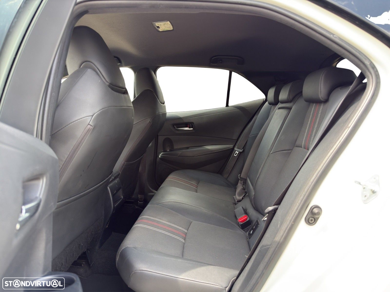 Toyota Corolla 1.8 Hybrid GR-Sport - 12