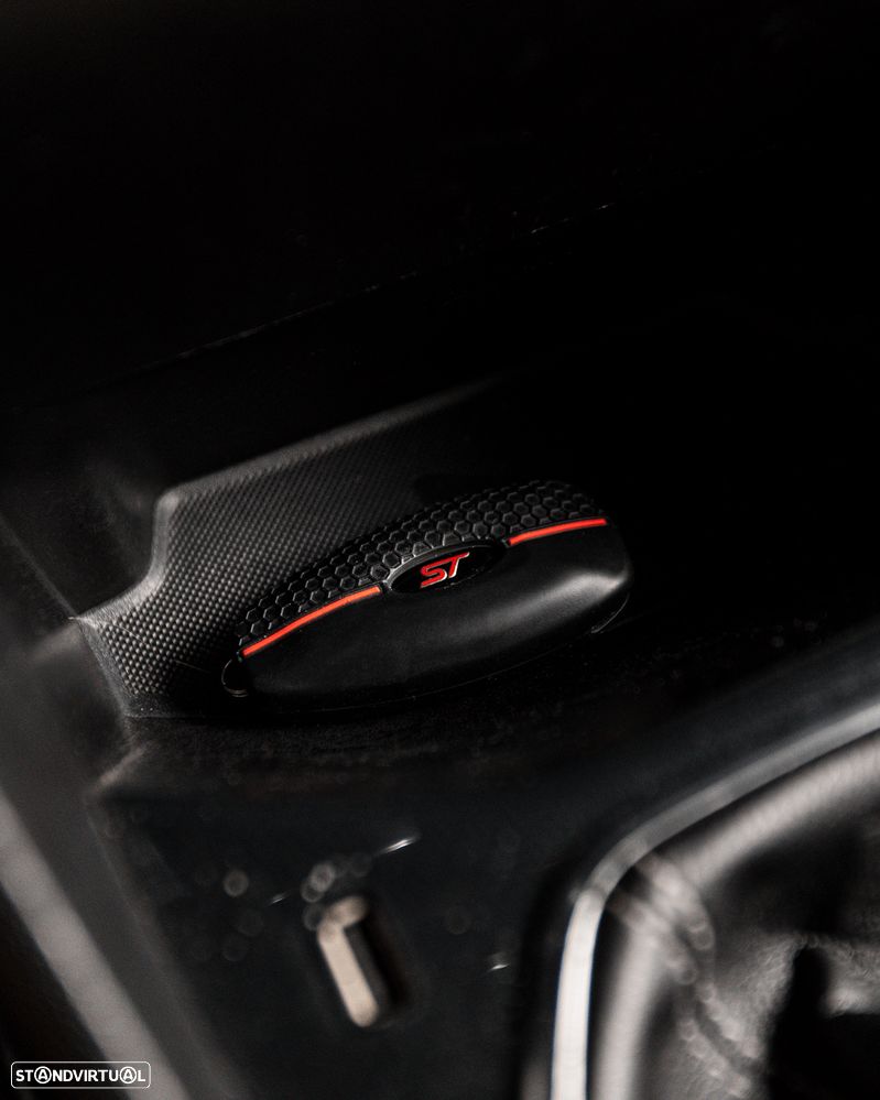 Ford Fiesta 1.5 EcoBoost ST - 42