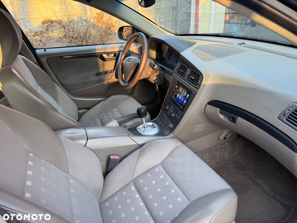 Volvo S60 2.4 D5 - 12