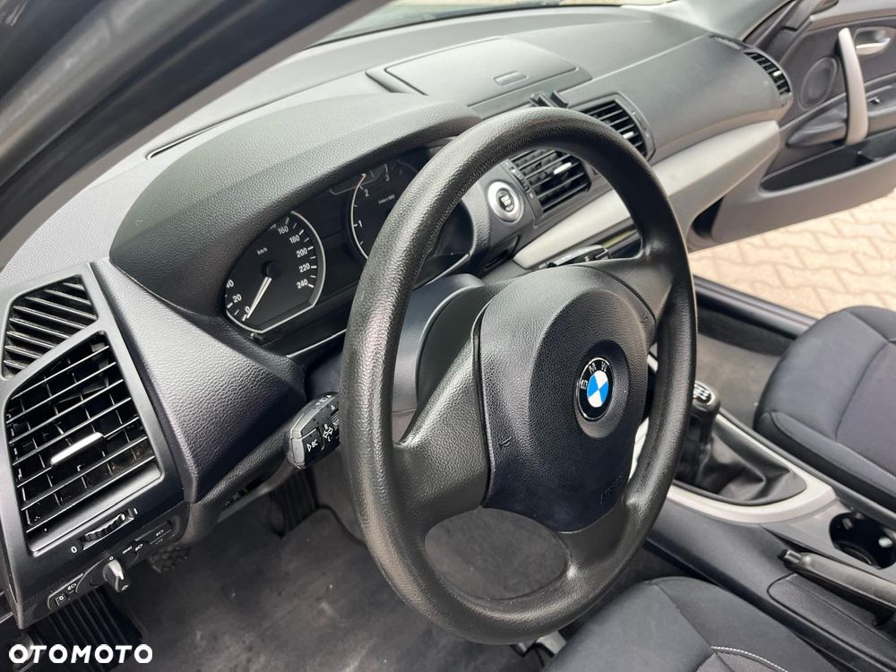 BMW Seria 1 118d DPF - 11