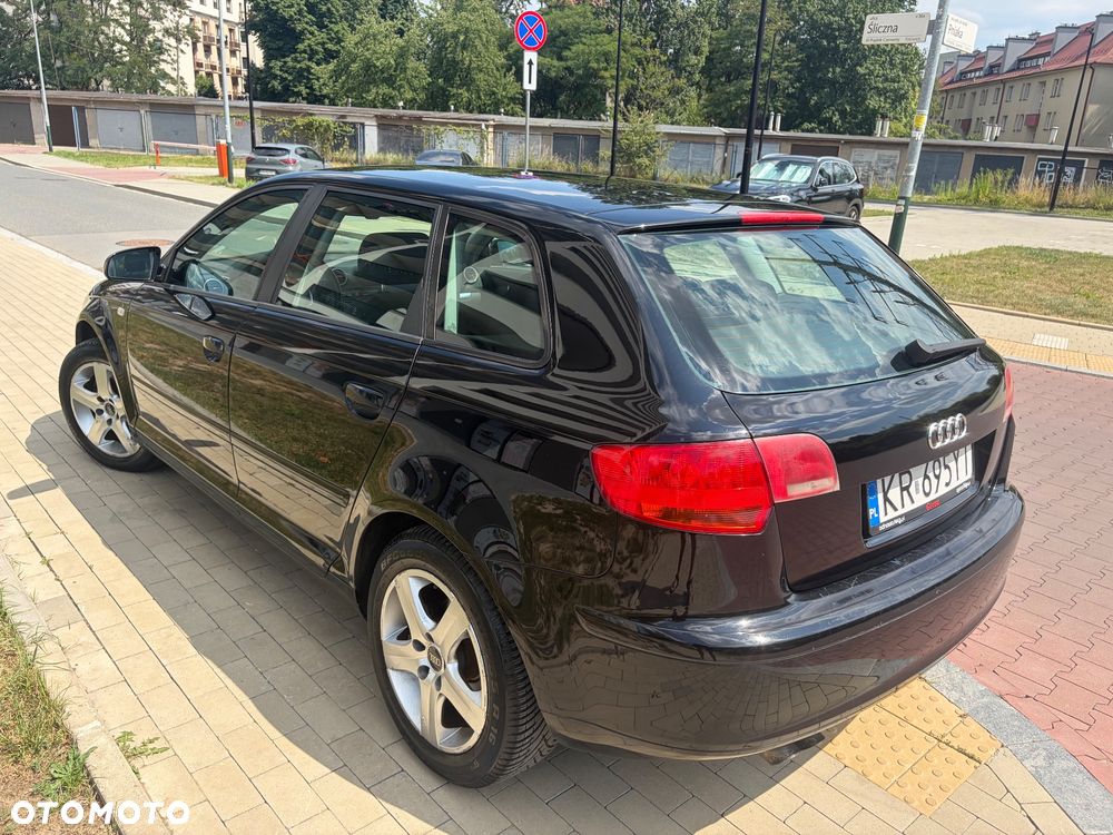 Audi A3 Sportback 1.6 TDI DPF Ambition - 8