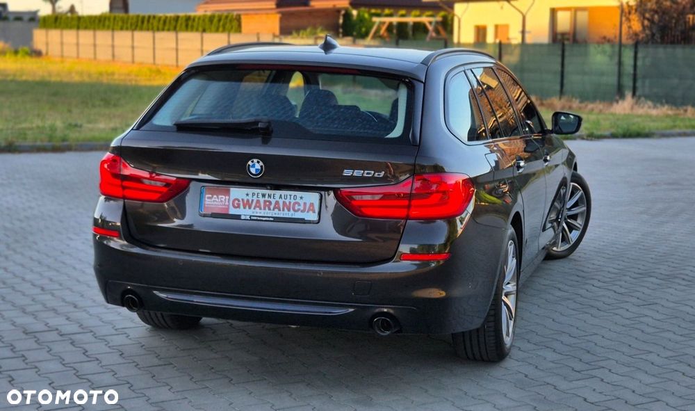 BMW Seria 5 520d Sport Line - 37