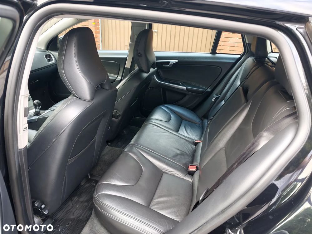 Volvo V60 D3 Momentum - 13