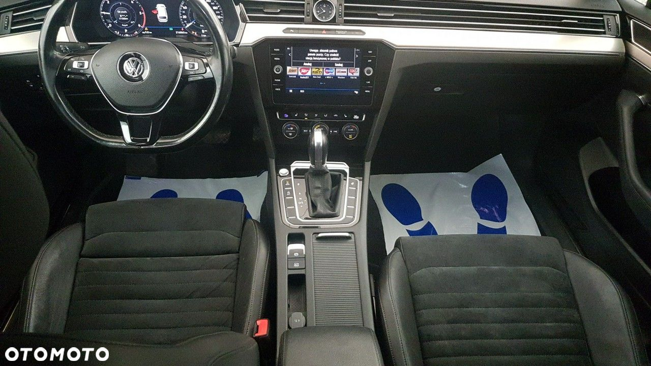 Volkswagen Passat - 19