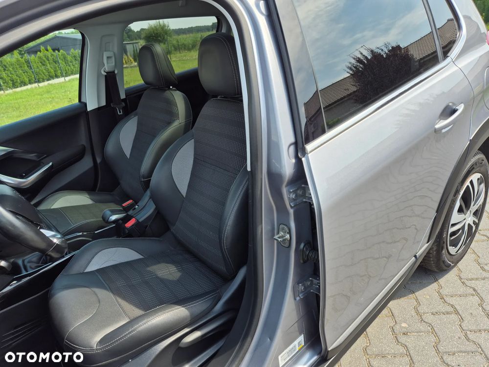 Peugeot 2008 1.2 Pure Tech Allure S&S - 15