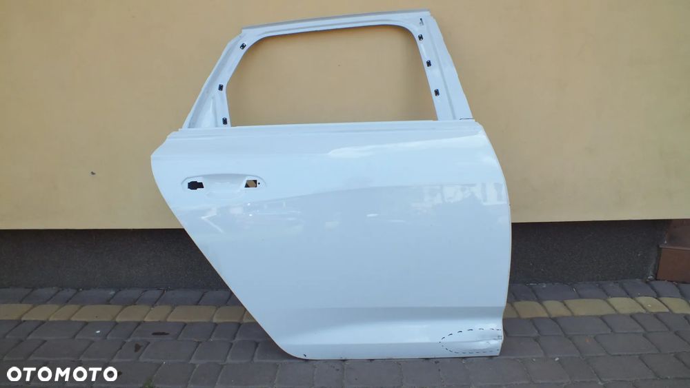 Drzwi tylne prawe Audi A6 C8 Kombi - 1