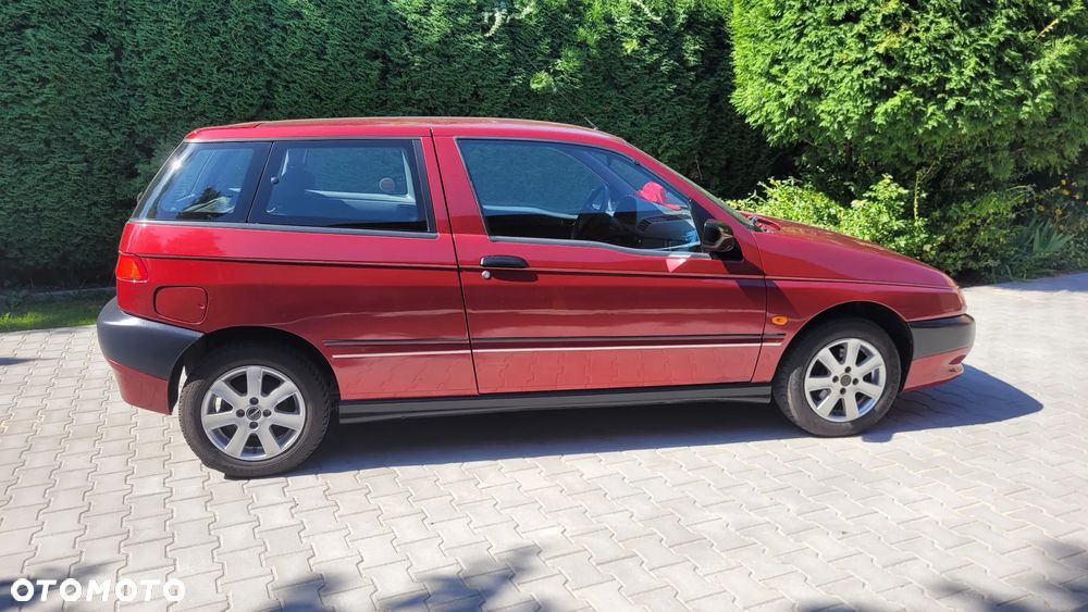Alfa Romeo 145 1.6 L - 6