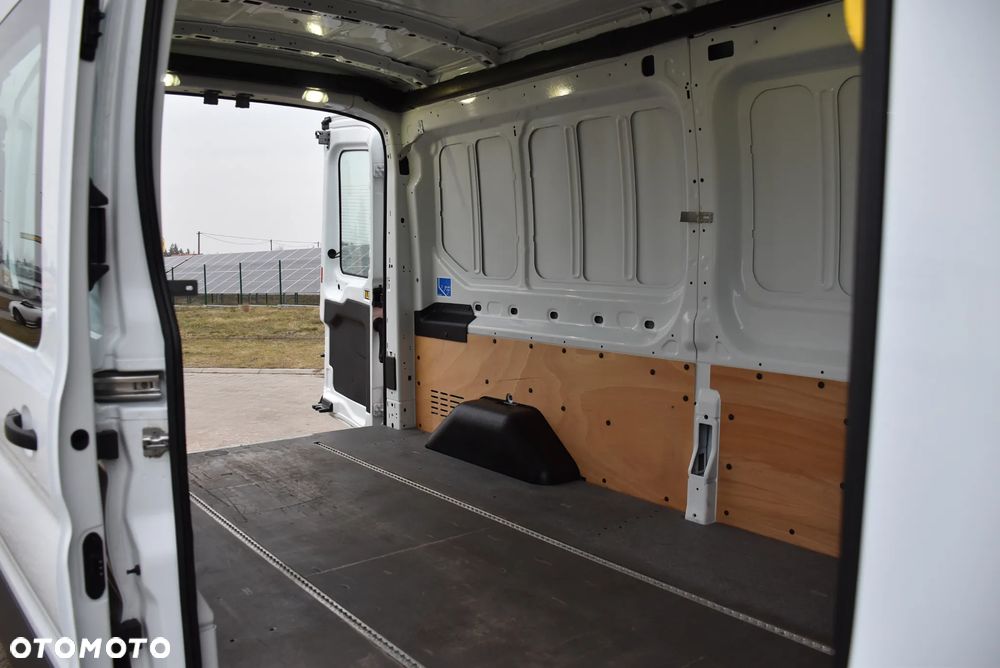 Ford Transit - 24