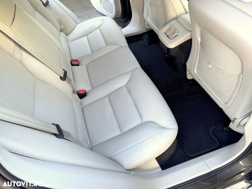 Volvo XC 60 D4 AWD Geartronic Inscription - 27
