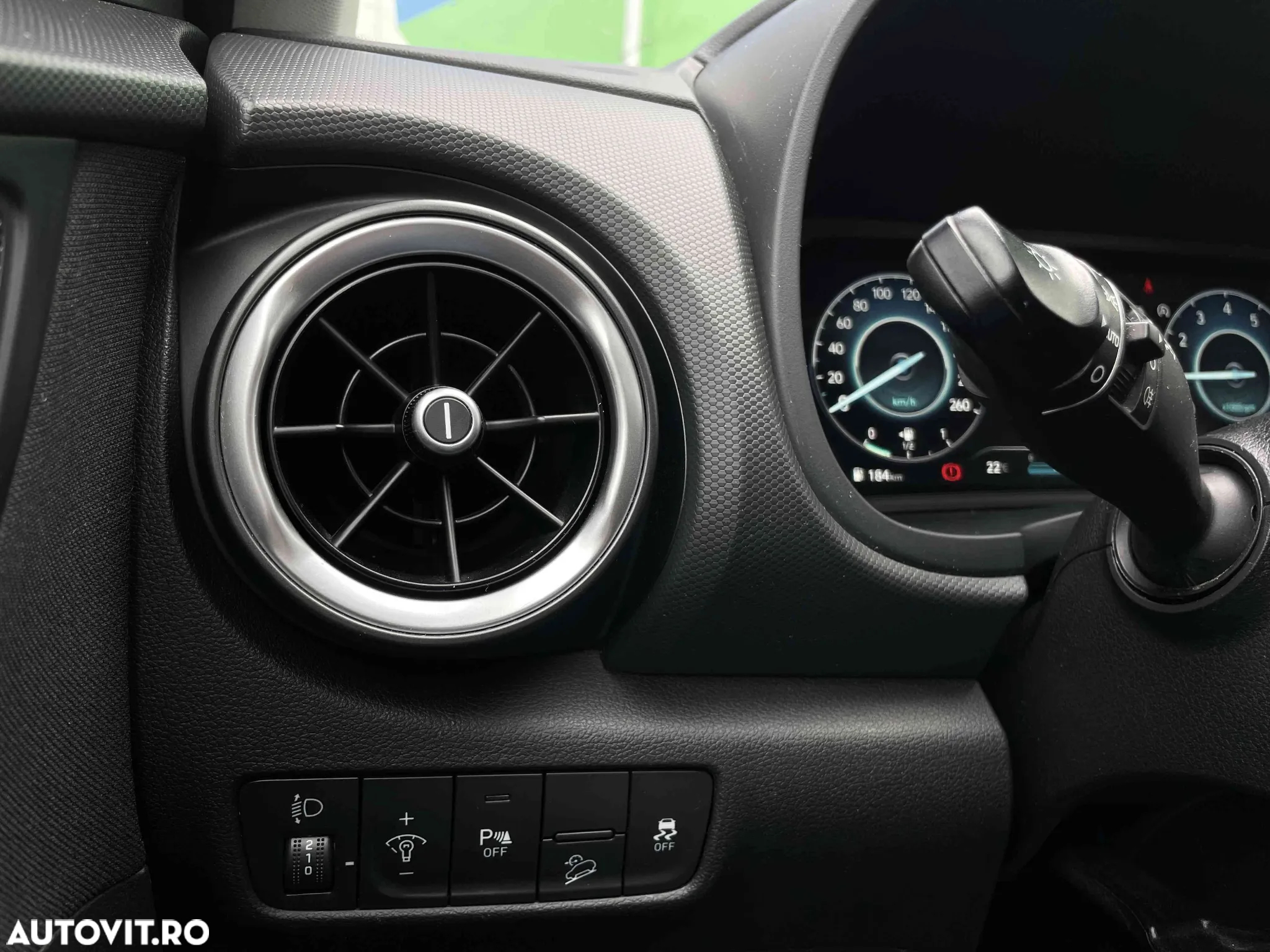 Hyundai KONA - 10