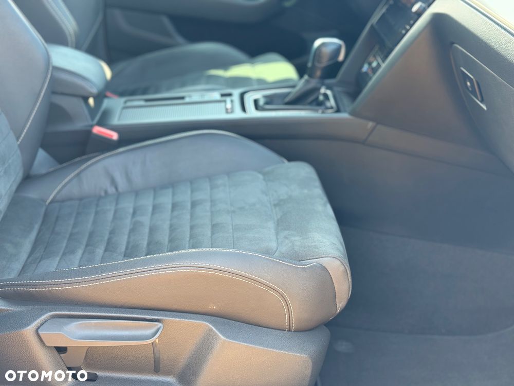 Volkswagen Passat 2.0 TDI EVO Elegance DSG - 22