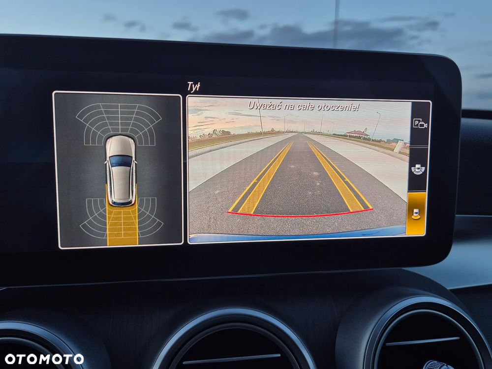 Mercedes-Benz Klasa C 220 d 4Matic T 9G-TRONIC AMG Line - 32