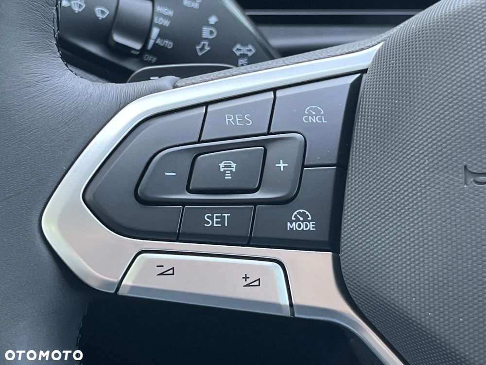Volkswagen T-Roc 1.5 eTSI Life DSG - 28
