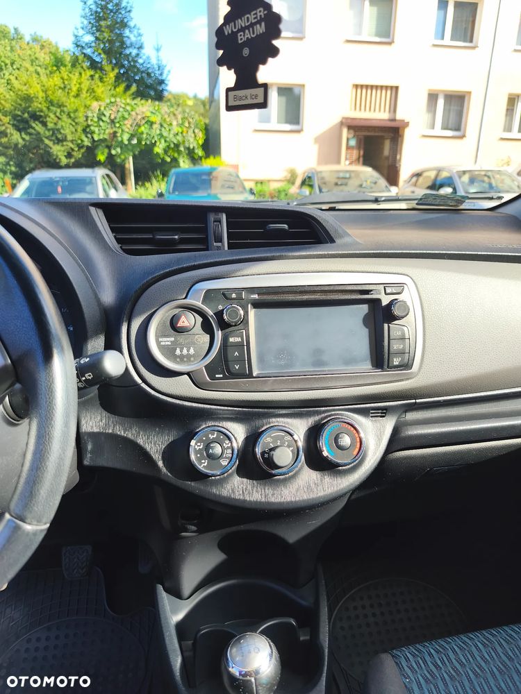 Toyota Yaris 1.0 Sol - 12