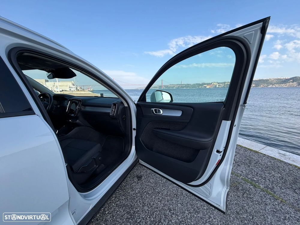 Volvo XC 40 1.5 T3 Momentum Geartronic - 14