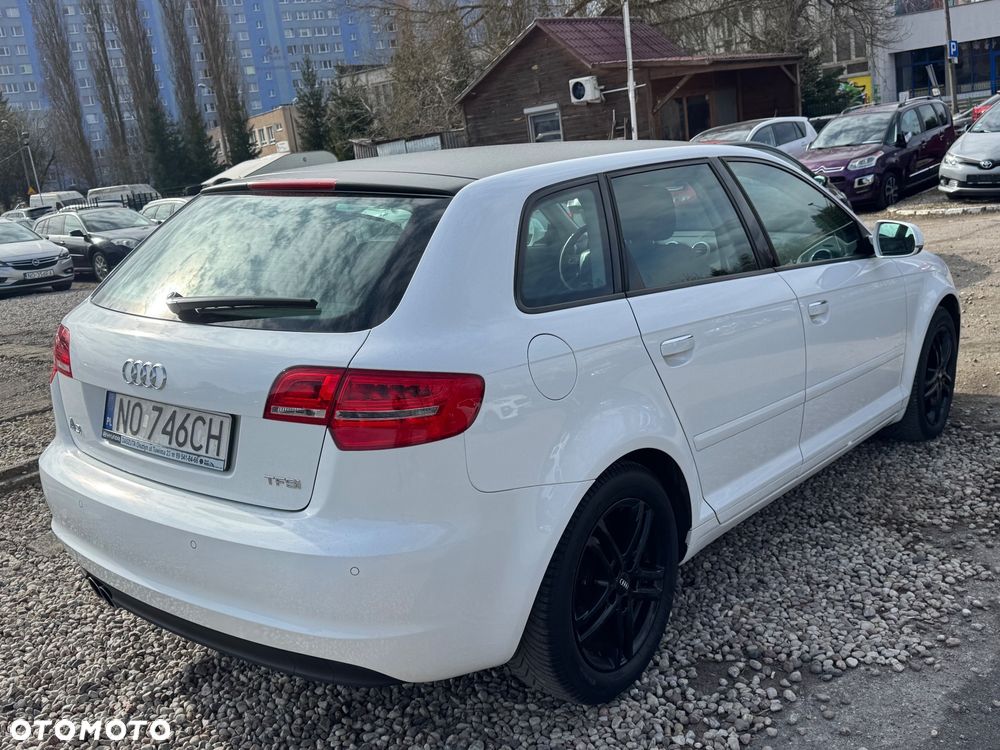 Audi A3 Sportback 1.4 TFSI S tronic Ambiente - 4