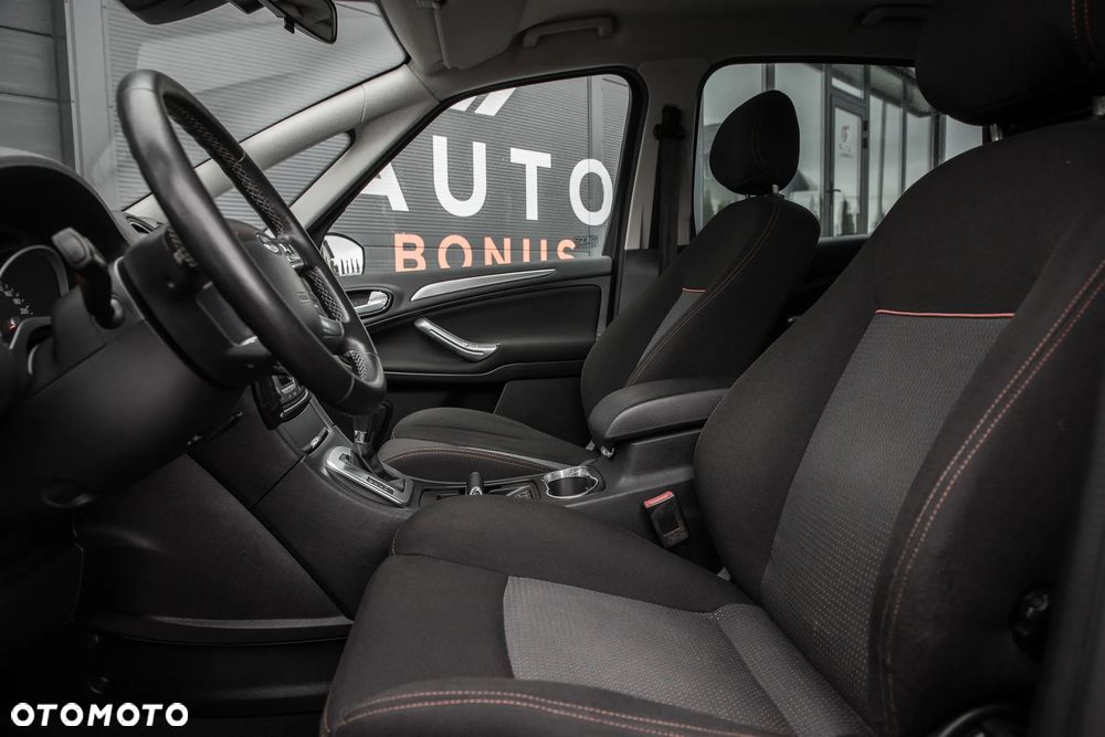 Ford S-Max - 16