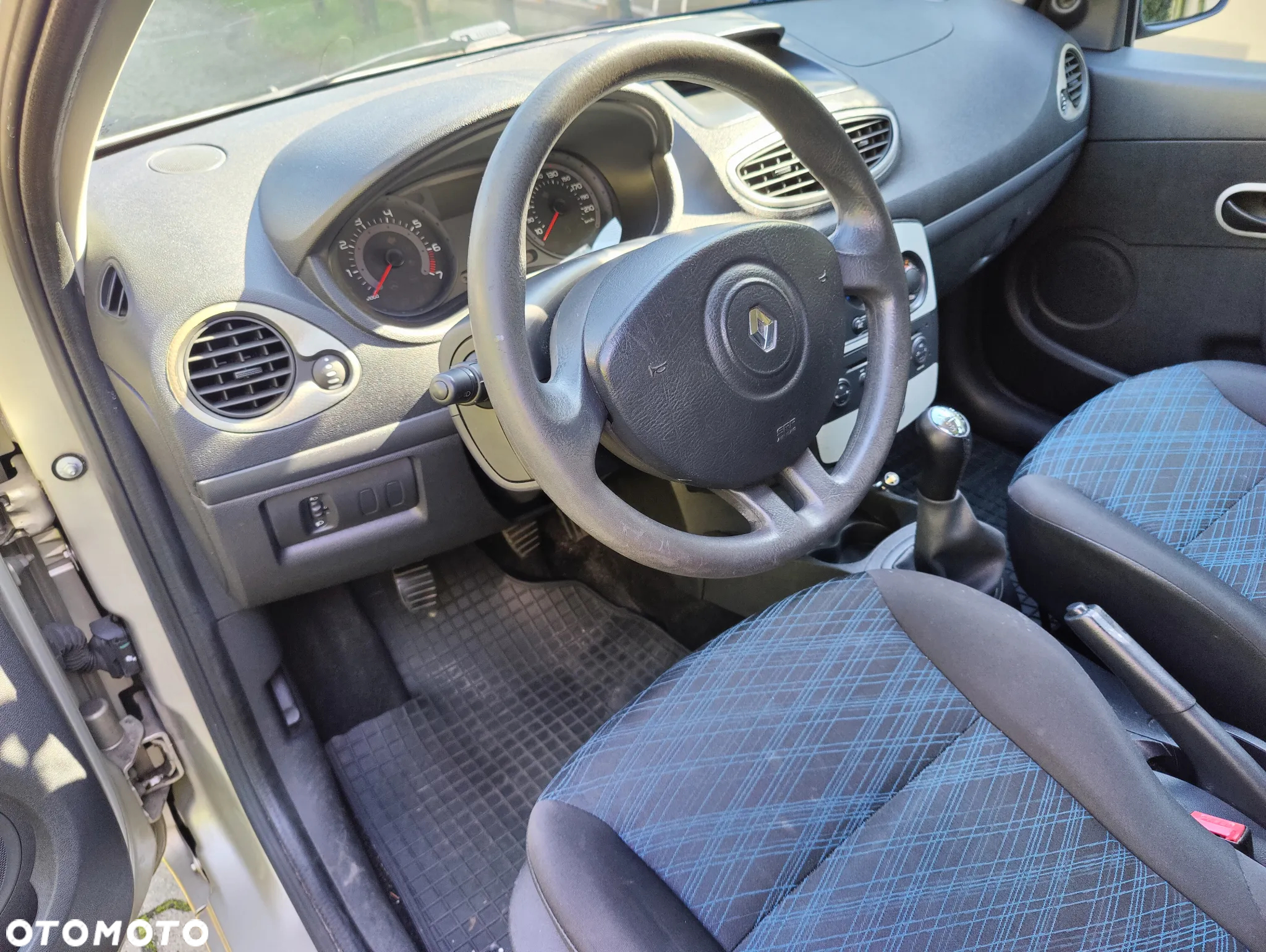 Renault Clio - 2