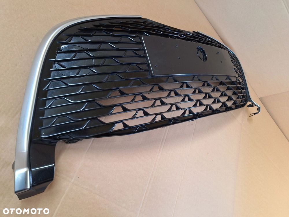 TOYOTA YARIS III LIFT 14-17 KRATKA ATRAPA ŚRODKOWA ZDERZAKA PRZÓD+CHROMY ORYG. TOYOTA 53102-0D060 / 53112-0D410 WYSYŁKA - 4