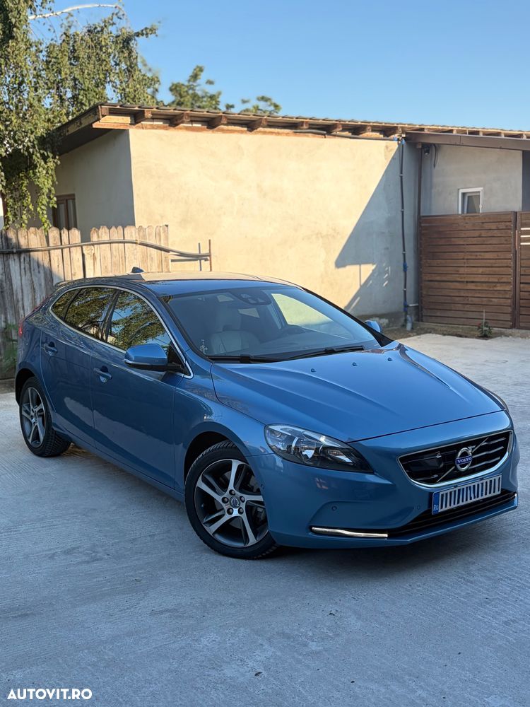 Volvo V40 D4 VEA Summum - 1