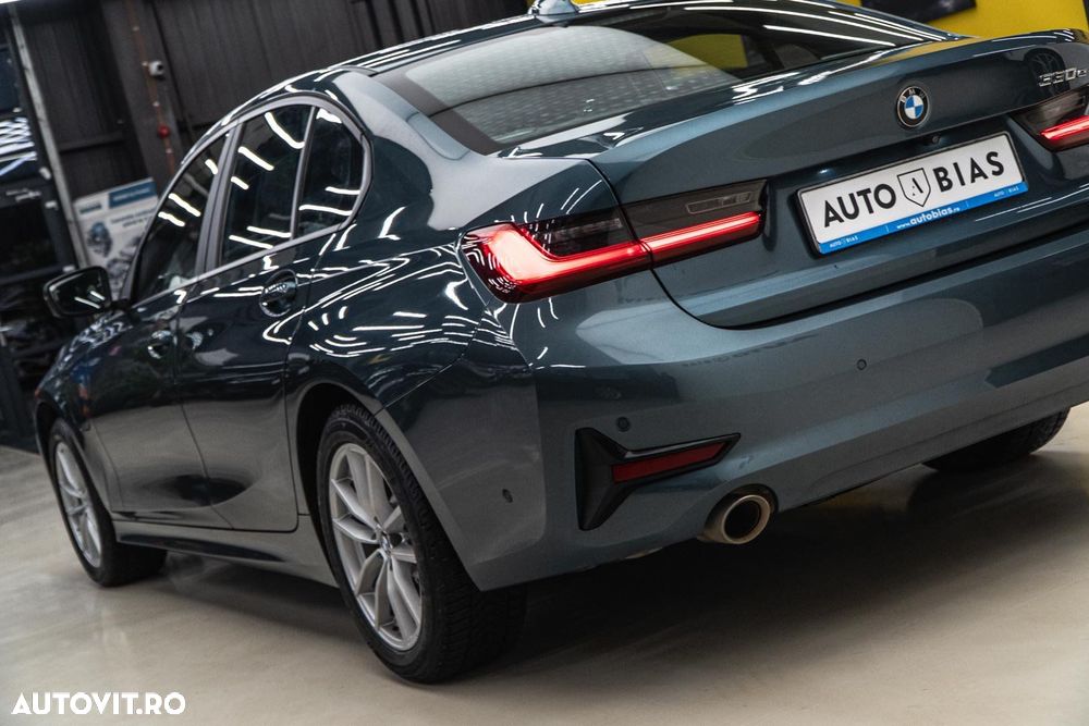 BMW Seria 3 330e Aut. Luxury Line - 32