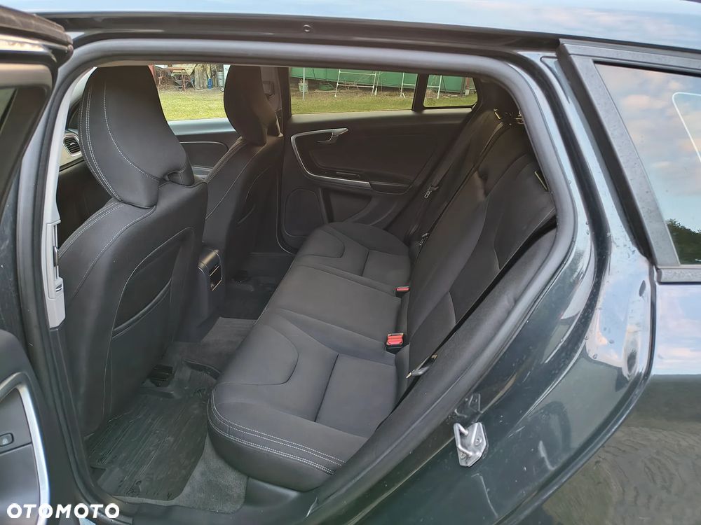 Volvo V60 D3 Geartronic Kinetic - 25