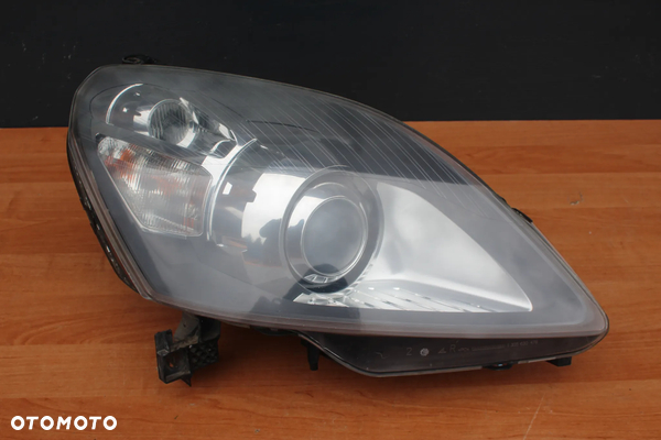 LAMPA PRAWY PRZÓD PRAWA PRZEDNIA BI-XENON OPEL ZAFIRA B EUROPA BARDZO ŁADNA 13252471