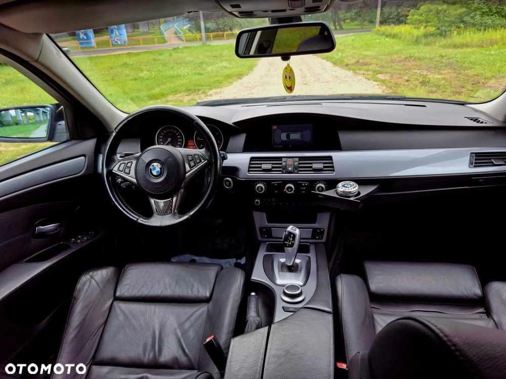 BMW Seria 5 520d Edition Sport - 15