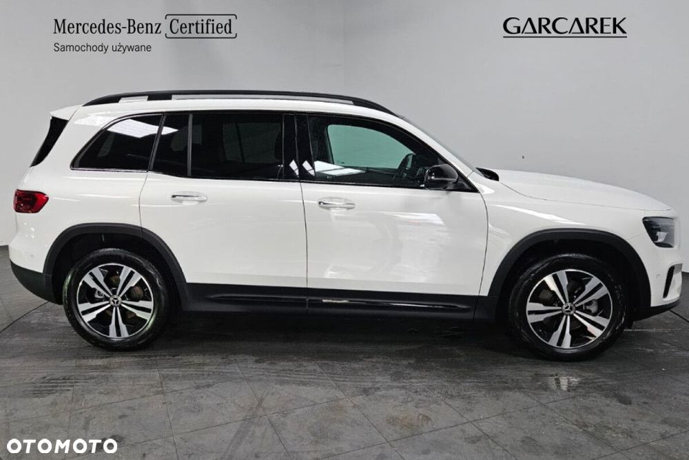 Mercedes-Benz GLB - 10