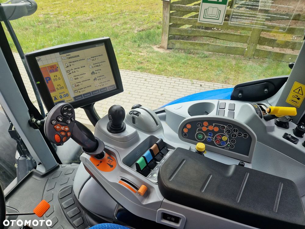 New Holland T7.200 AUTOCOMMAND - 9