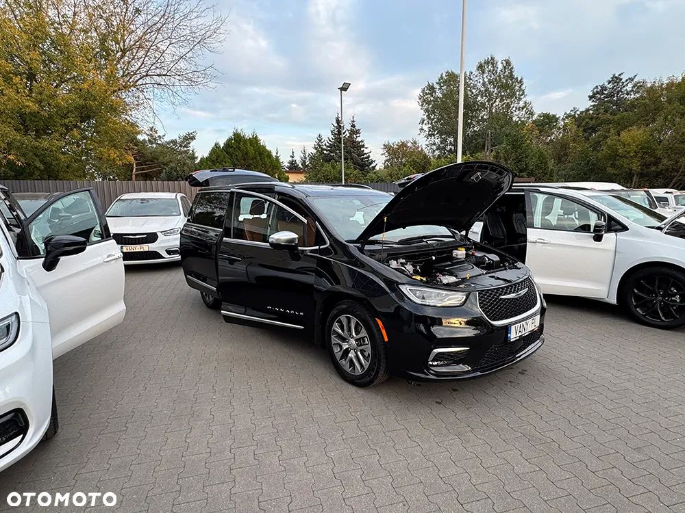 Chrysler Pacifica - 8