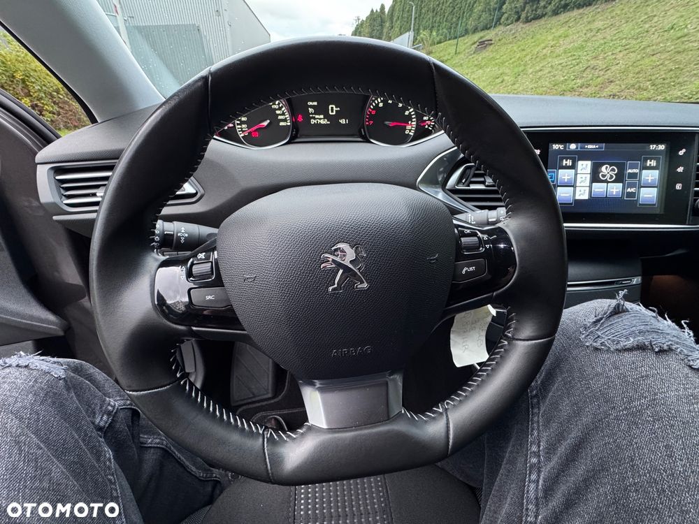 Peugeot 308 1.2 PureTech Allure S&S - 20