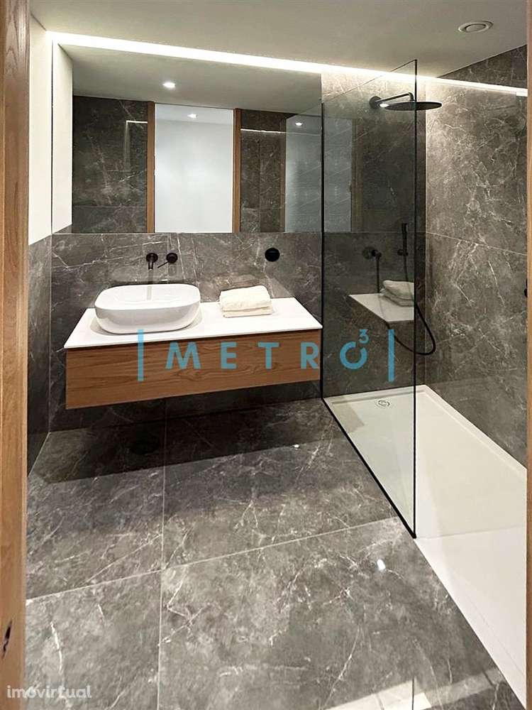 Apartamento T1 Venda em Cedofeita, Santo Ildefonso, Sé, Miragaia, São - Grande imagem: 2/9