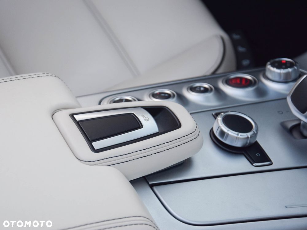 Mercedes-Benz SLS SPEEDSHIFT DCT - 14