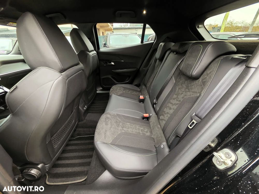 Peugeot 2008 PureTech 155 EAT8 GT - 18