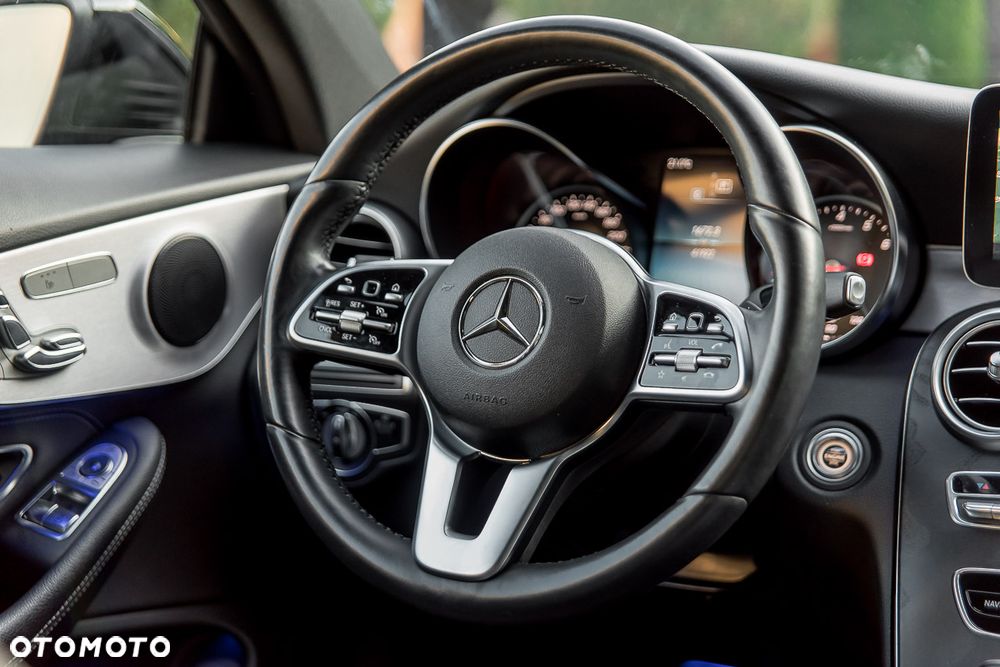 Mercedes-Benz Klasa C 300 9G-TRONIC - 25