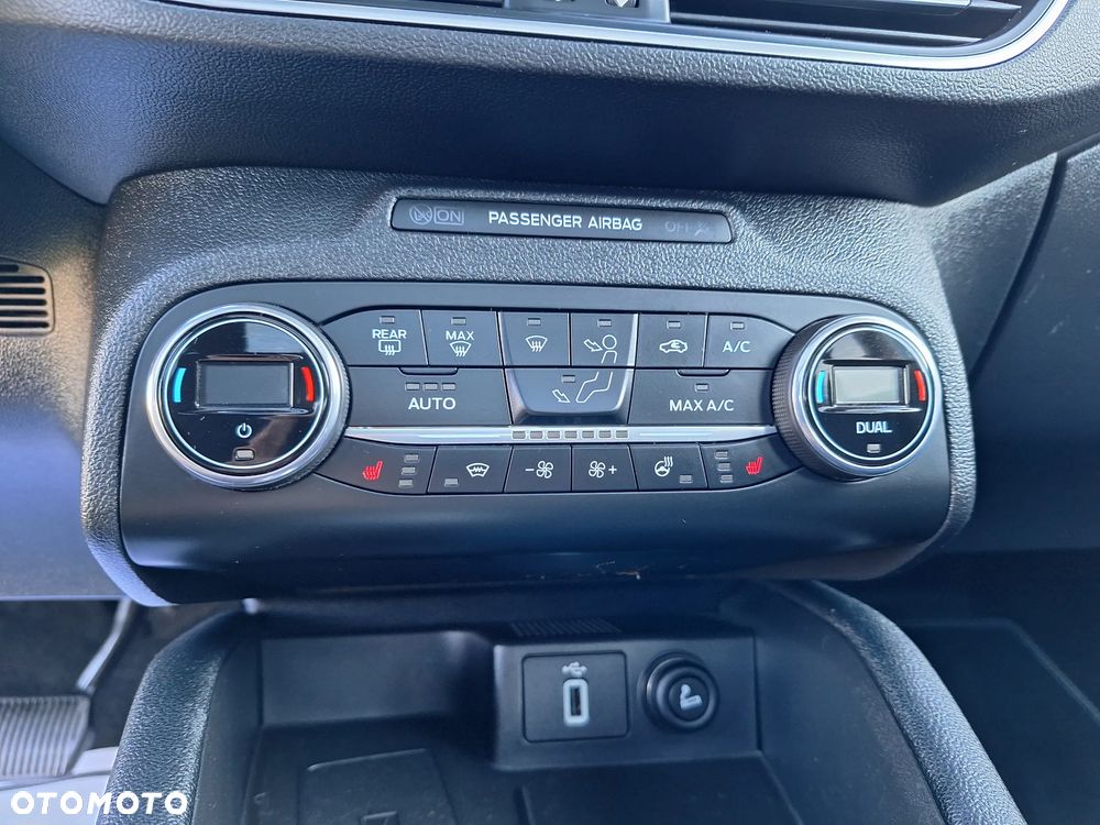 Ford Focus 1.5 EcoBlue STart-Stopp-System TITANIUM X - 12