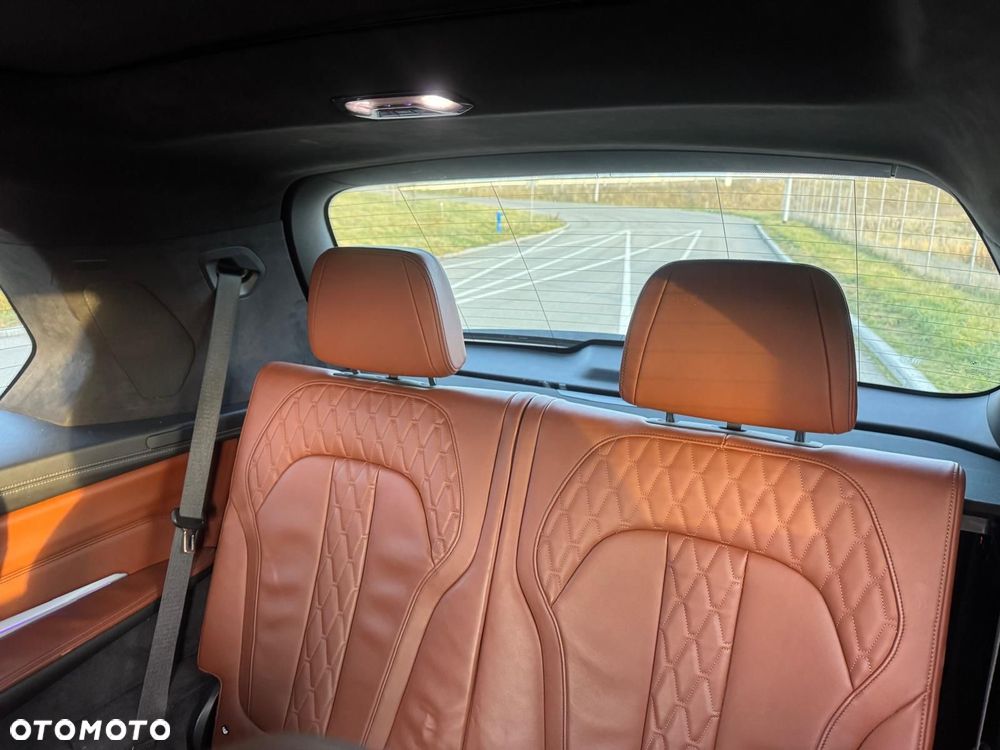 BMW X7 M50d sport - 17