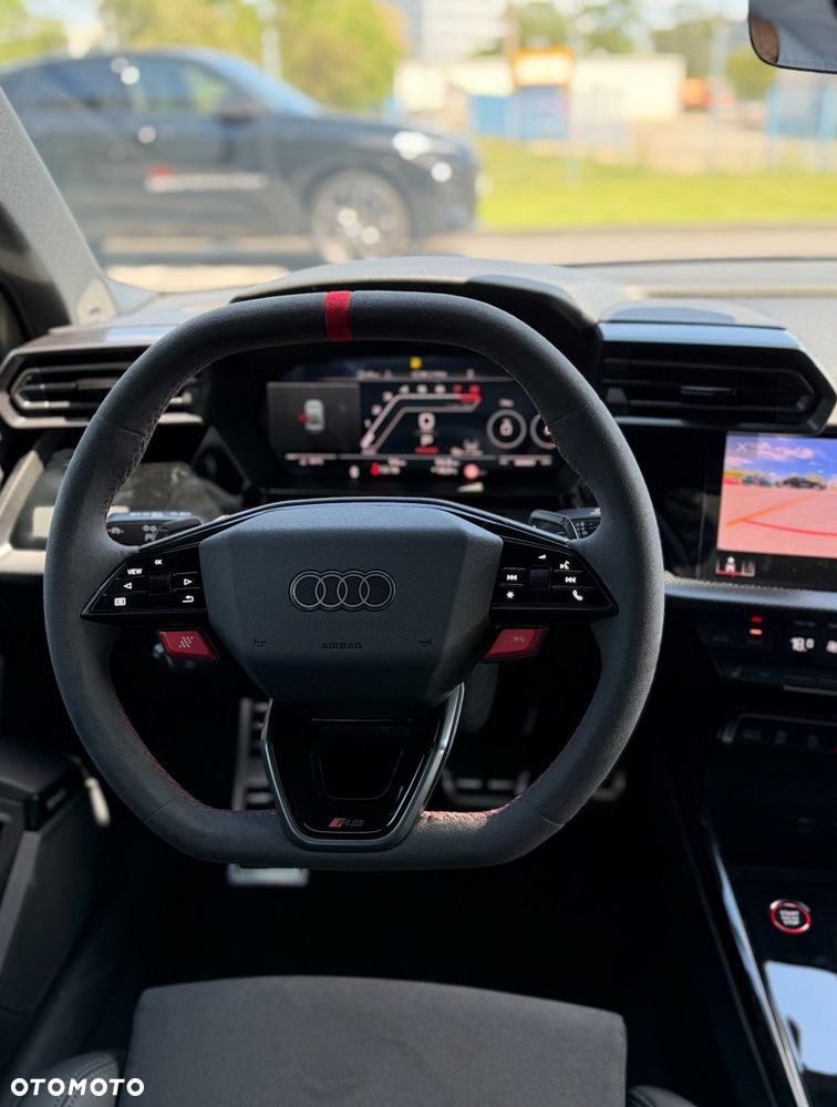 Audi RS3 Limousine - 12