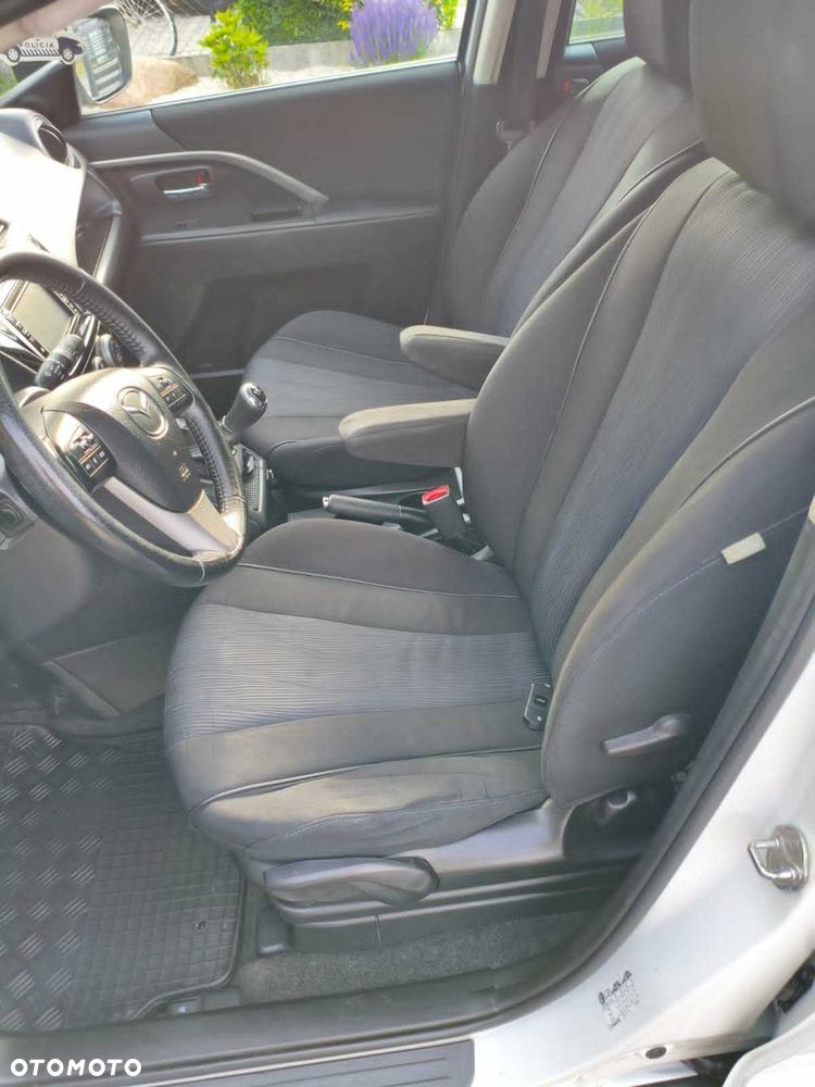 Mazda 5 - 7