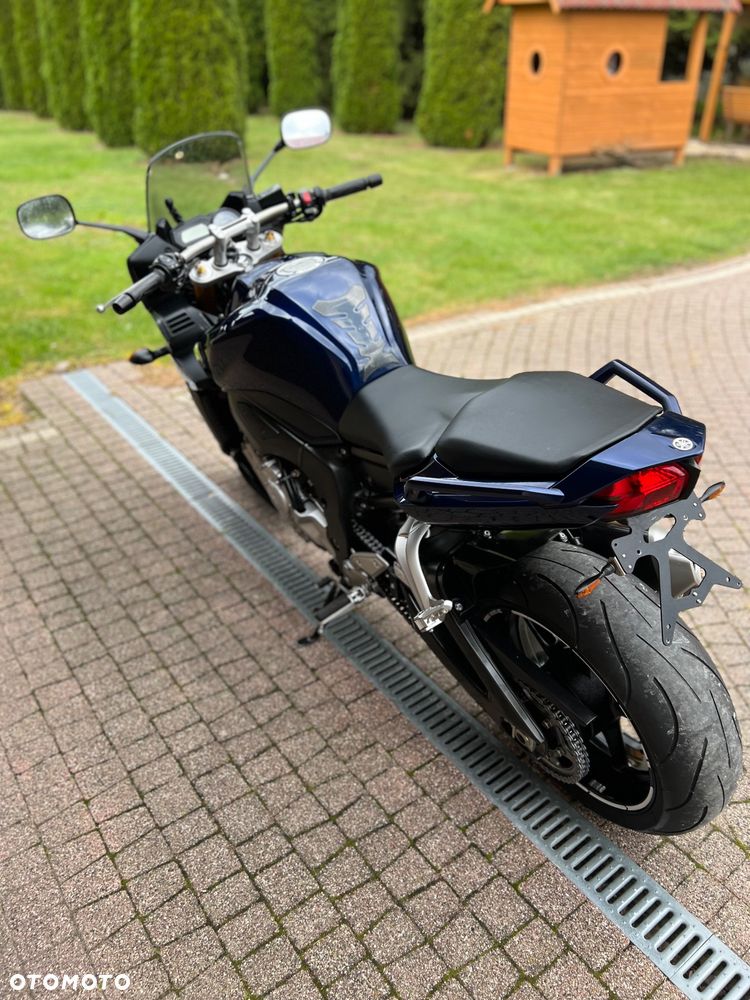 Yamaha FZ - 12
